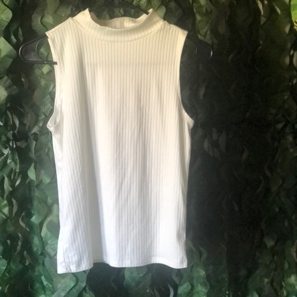 Sleeveless White Ribbed Top